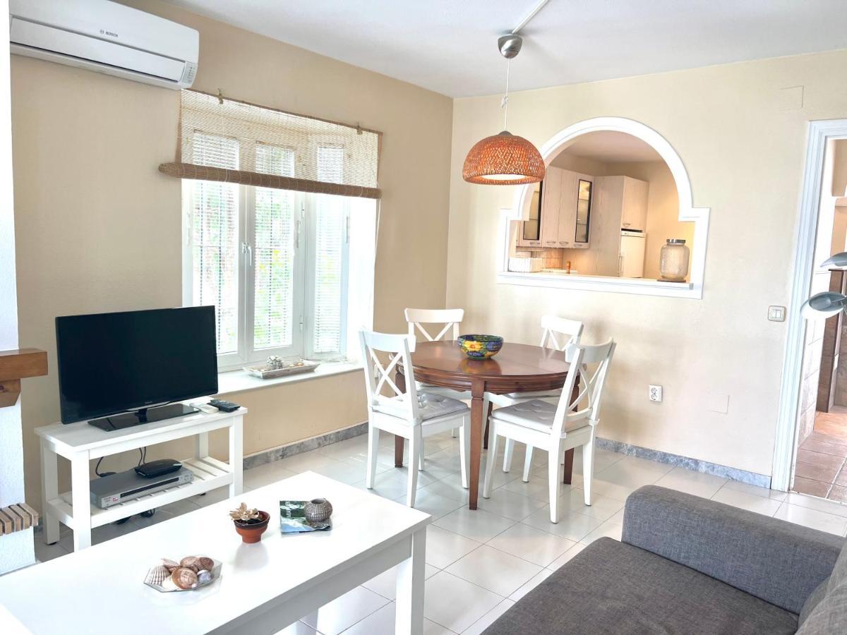 Fabulous Vacation In A 2 Bedroom Townhouse With 2 Terraces Overlooking The Sea, Suitable For 6 People 3 Swimming Pools Tennis And 200 Mts From The Sea El Faro Exterior foto